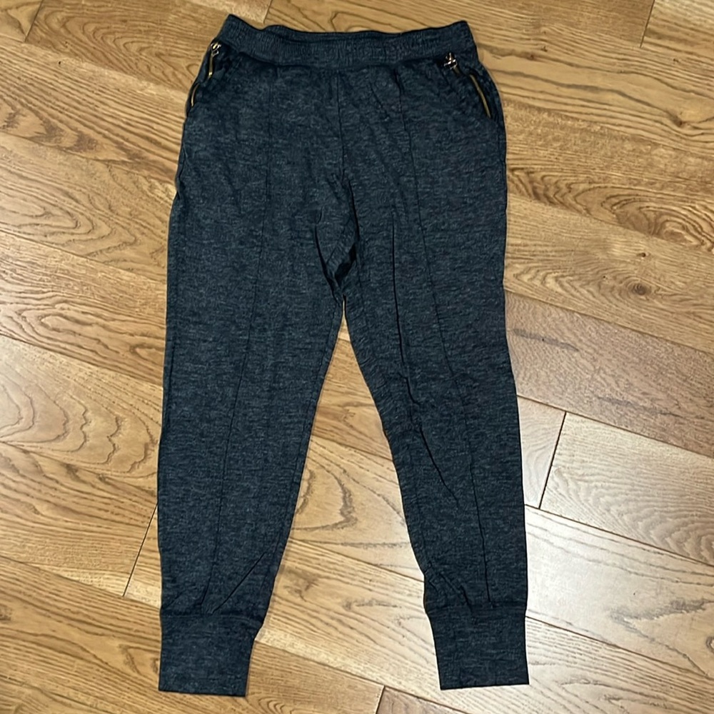 Women’s Forever 21 Gray Joggers Size Extra Small